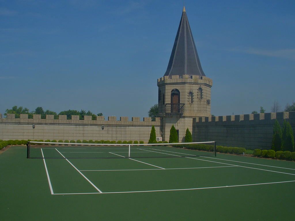 A tennis court at Kentucky Castle