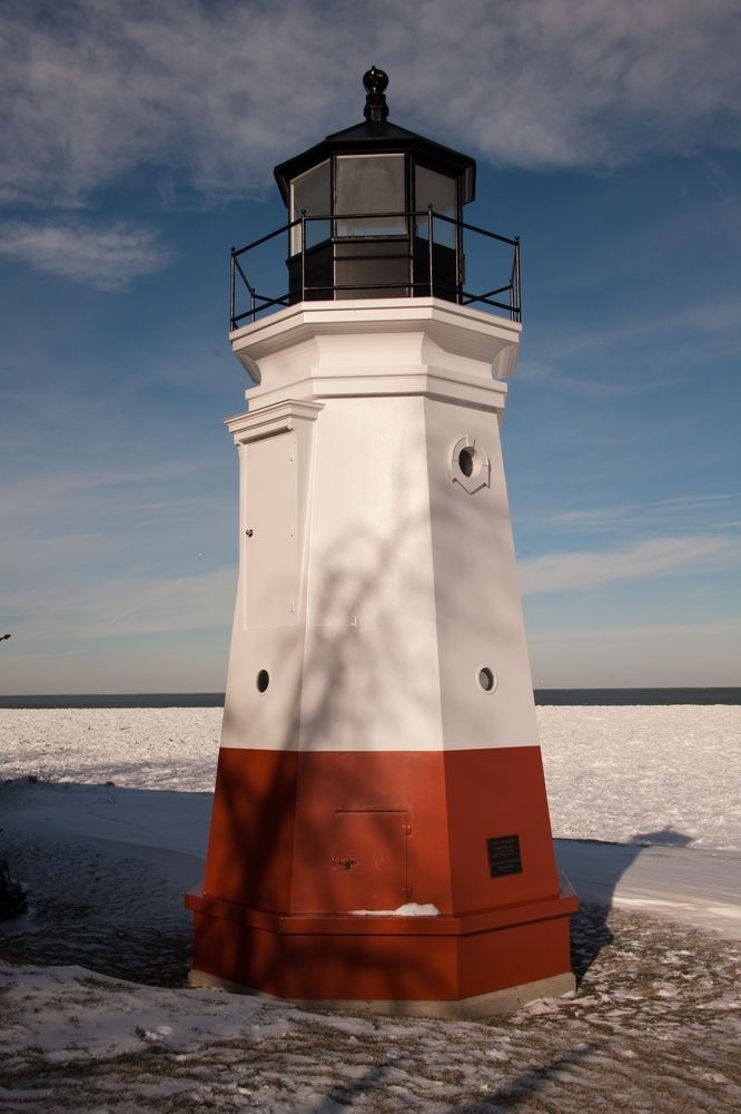 Daytime view of the Vermilion Lighthouse