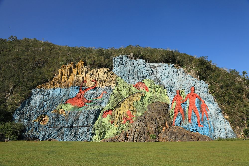 Front view of the Viñales Mural de la Prehistoria