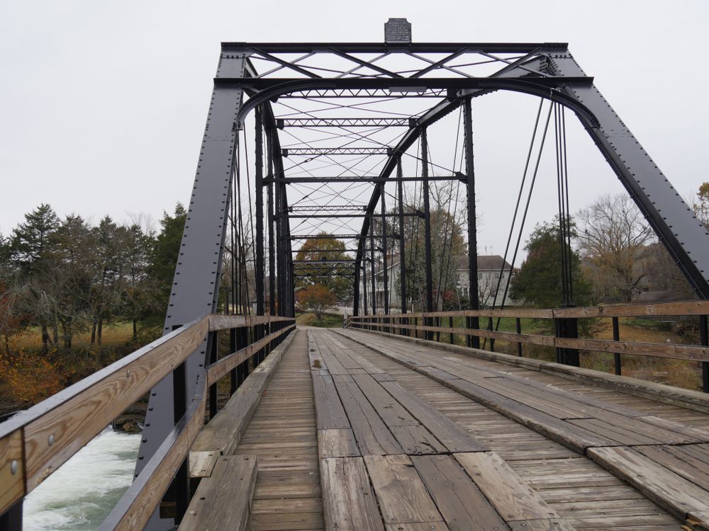Straight view of the War Eagle Bridge