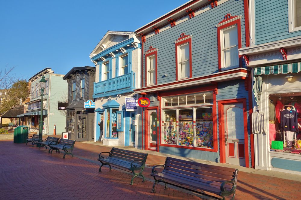 Souvenir shops in Washington Street Mall