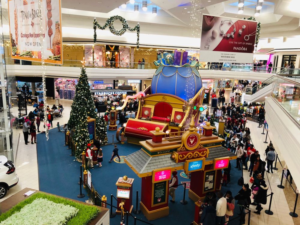 Christmas decorations at Westfarms