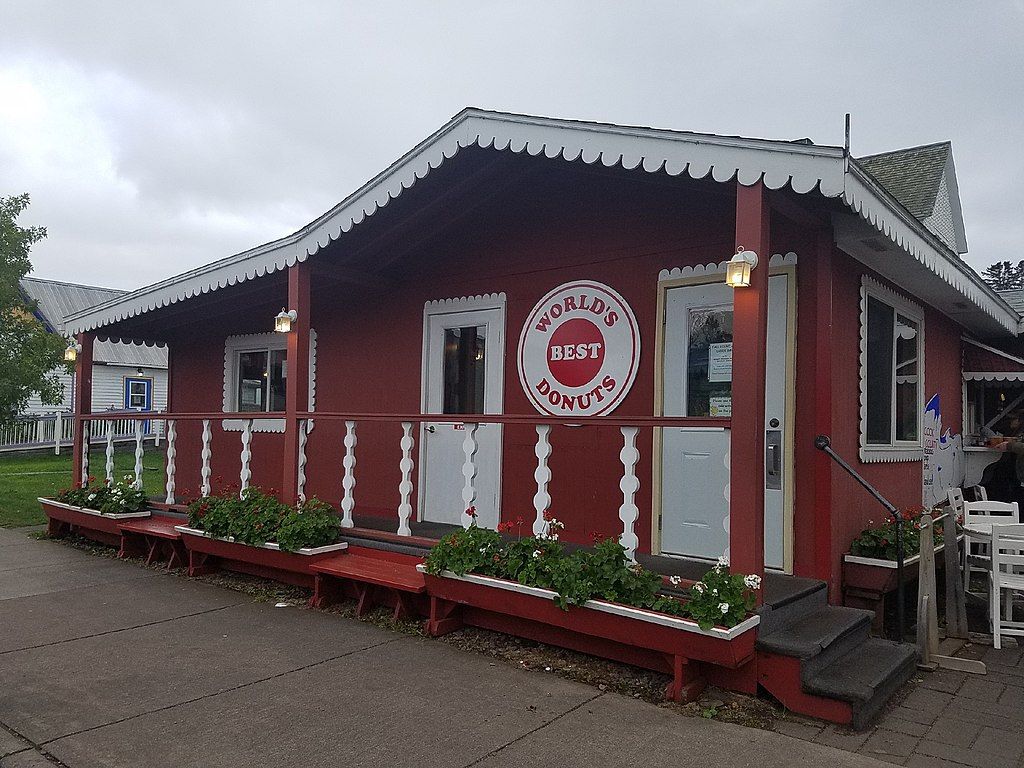 Front exterior view of World’s Best Donuts