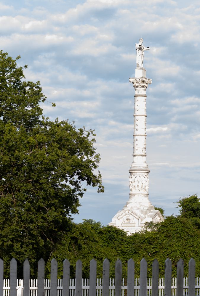 Victory monument at Yorktown Battlefield