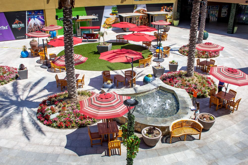 Plaza of Anaheim GardenWalk
