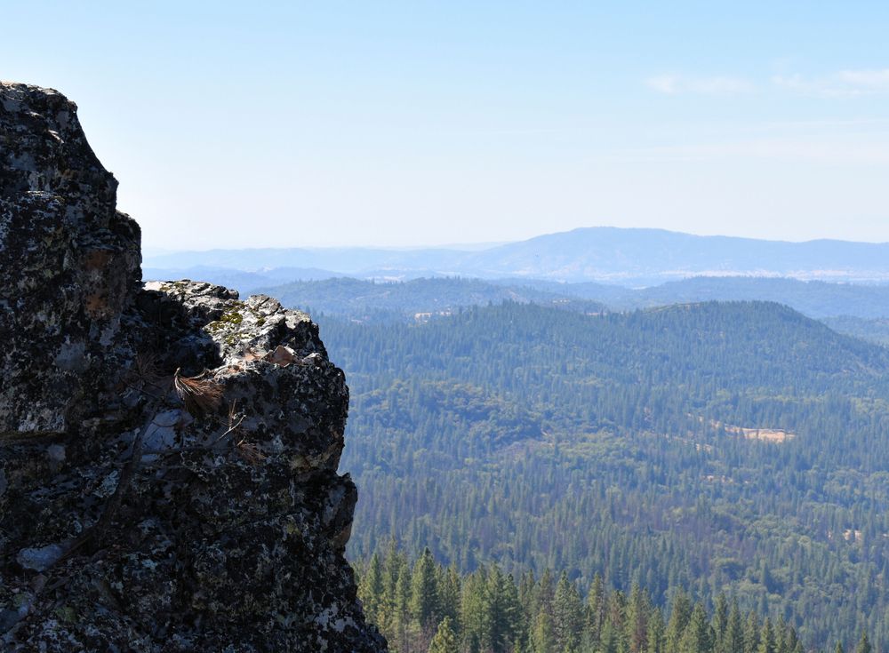 Cougar rock at Arnold Rim Trail