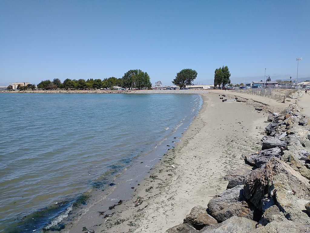 Sunny day at Encinal Beach