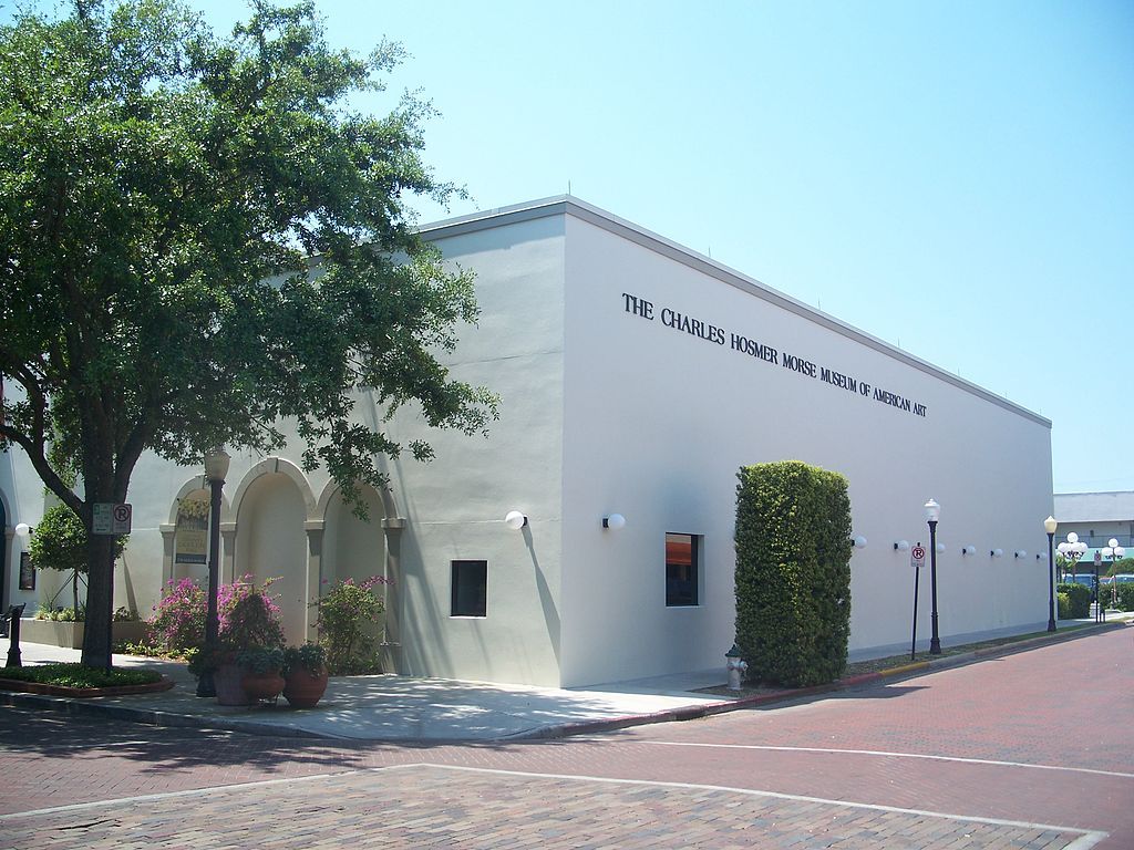 Exterior and name sign of Charles Hosmer Morse Museum of American Art.