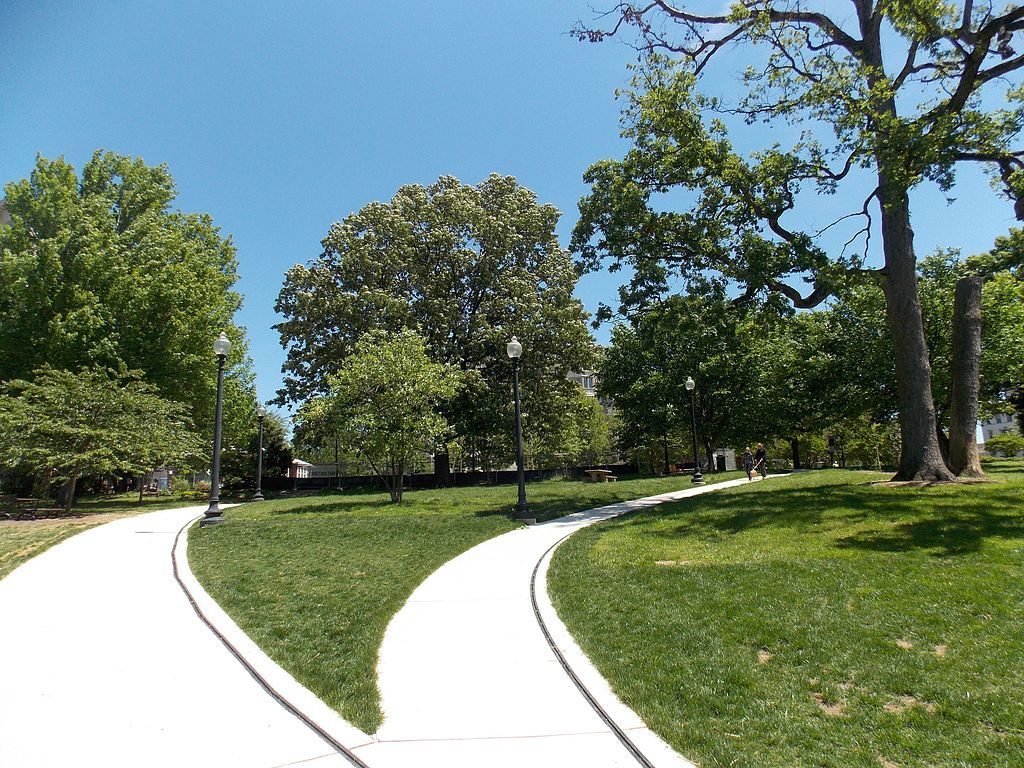 Paved trails at Kalorama Park