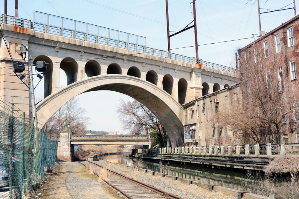The structure of Manayunk Bridge
