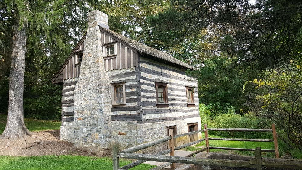 Log cabin at Trexler Memorial Park