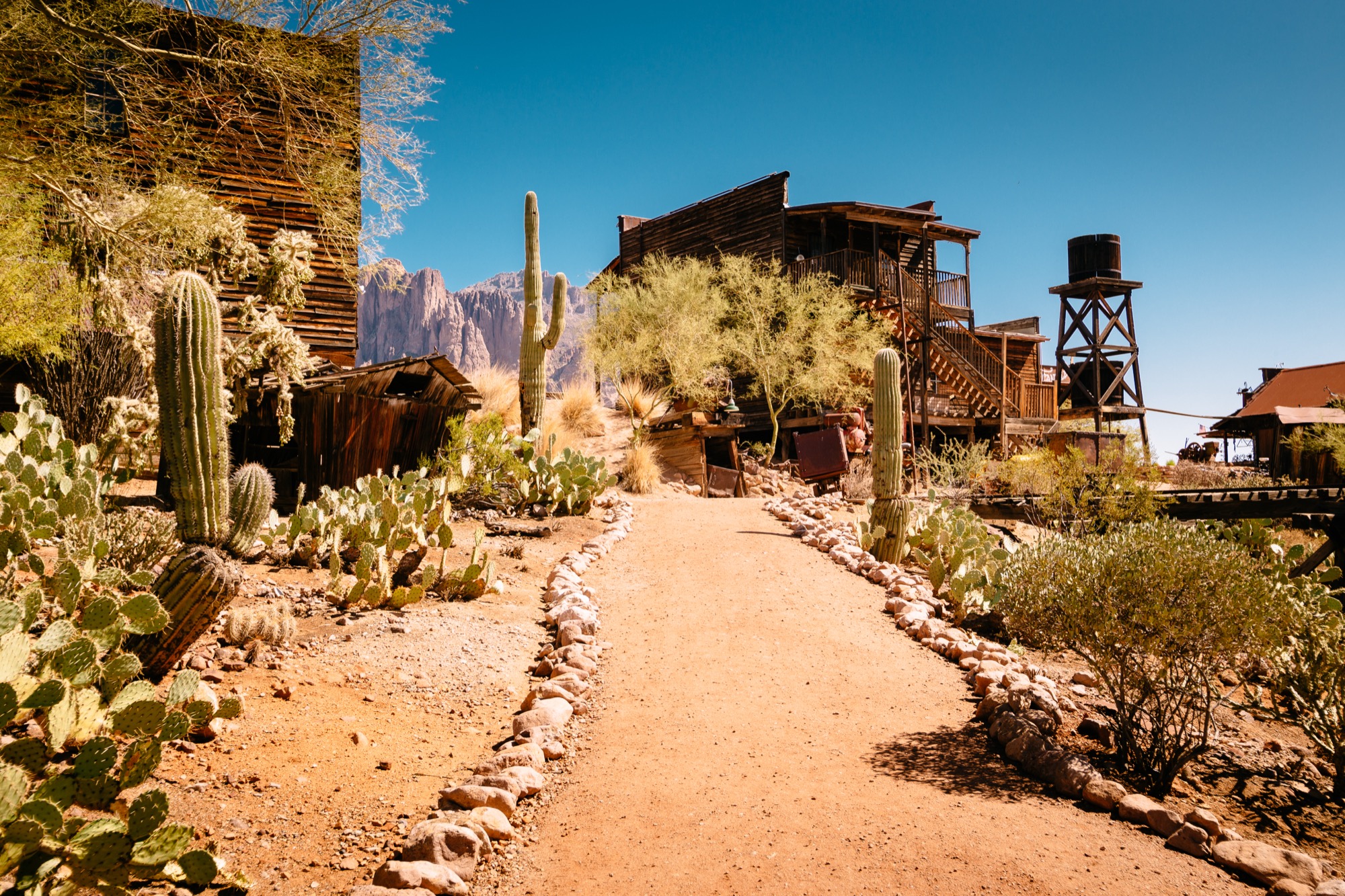 30 Incredible Photos of Apache Junction, AZ