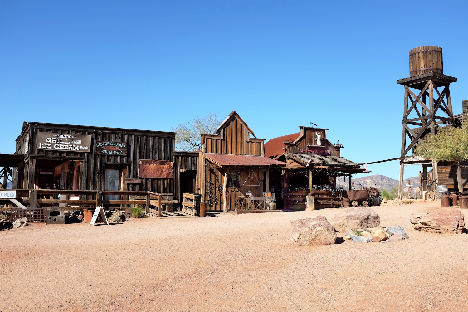 30 Incredible Photos of Apache Junction, AZ