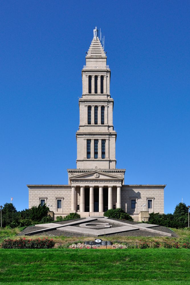 Exterior of George Washington Masonic Memorial