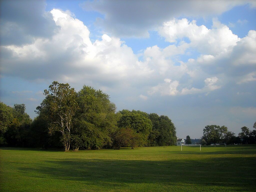 The grounds of Jones Point Park