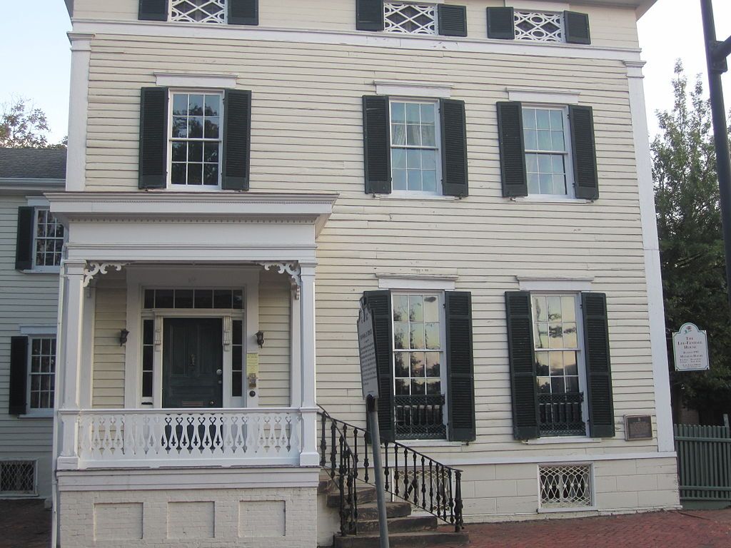 Entrance to the Lee-Fendall House Museum
