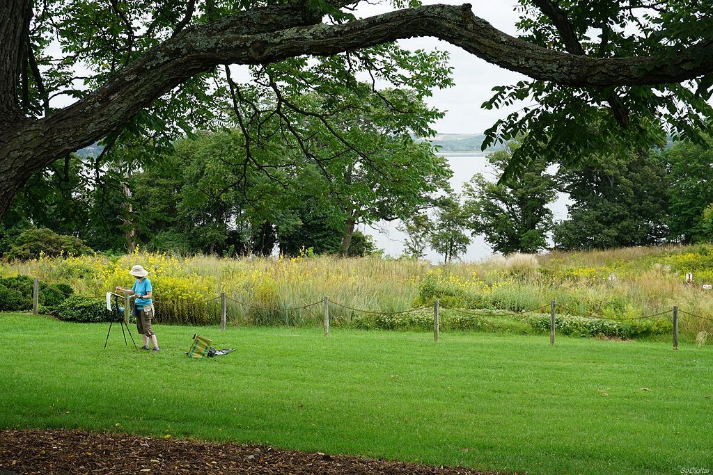 The grounds of River Farm