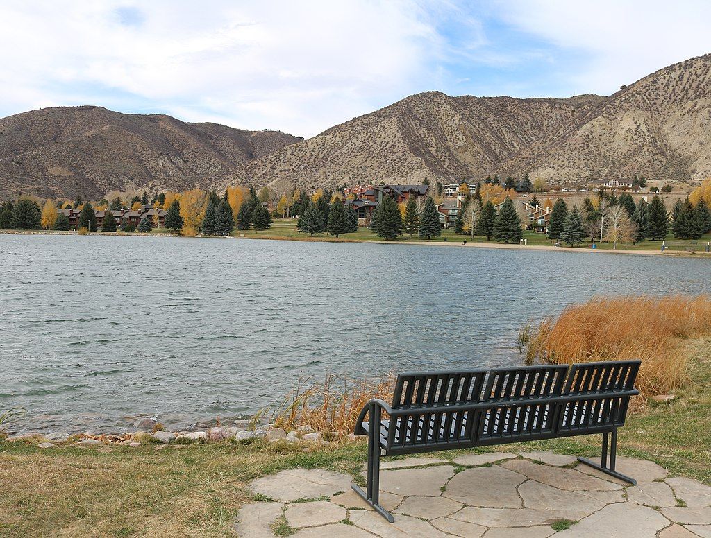 Bench near Nottingham Lake