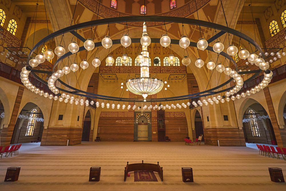 Beautiful interior of Al Fateh Grand Mosque