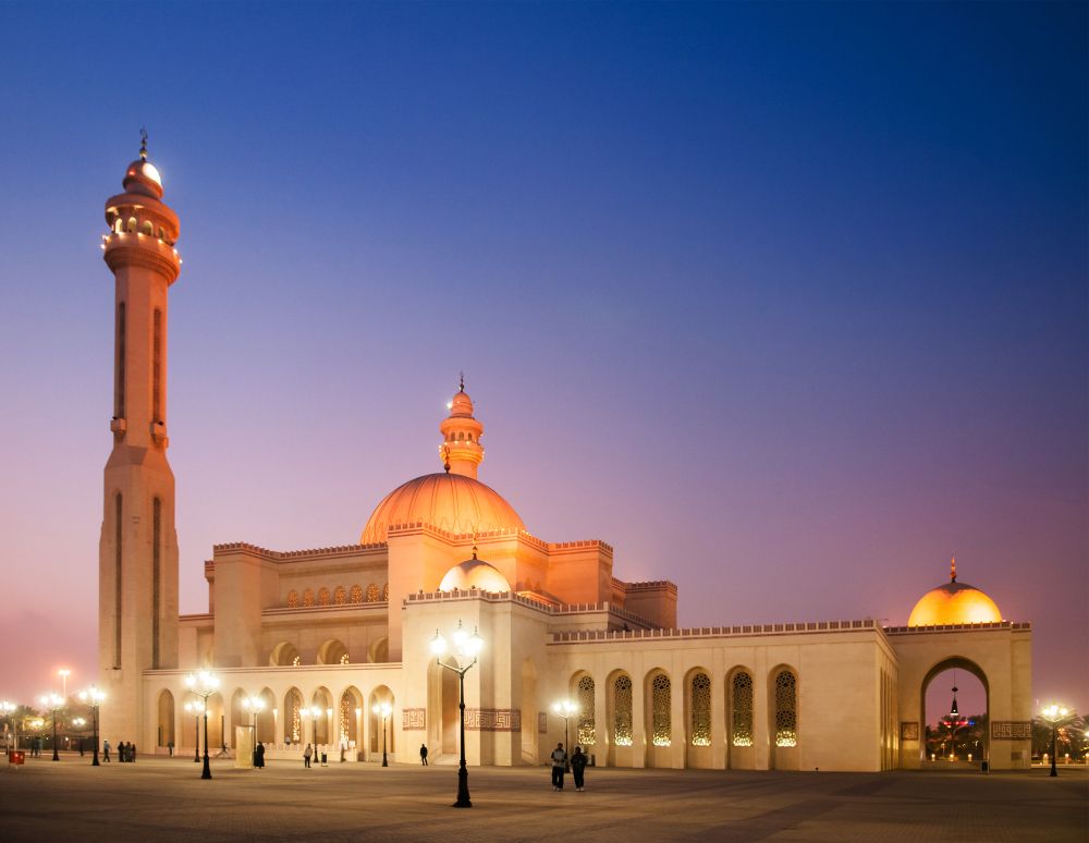 Night lights of Al Fateh Grand Mosque