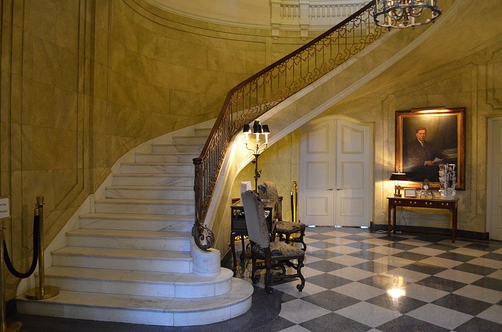 The foyer and stairs of Old Governor's Mansion