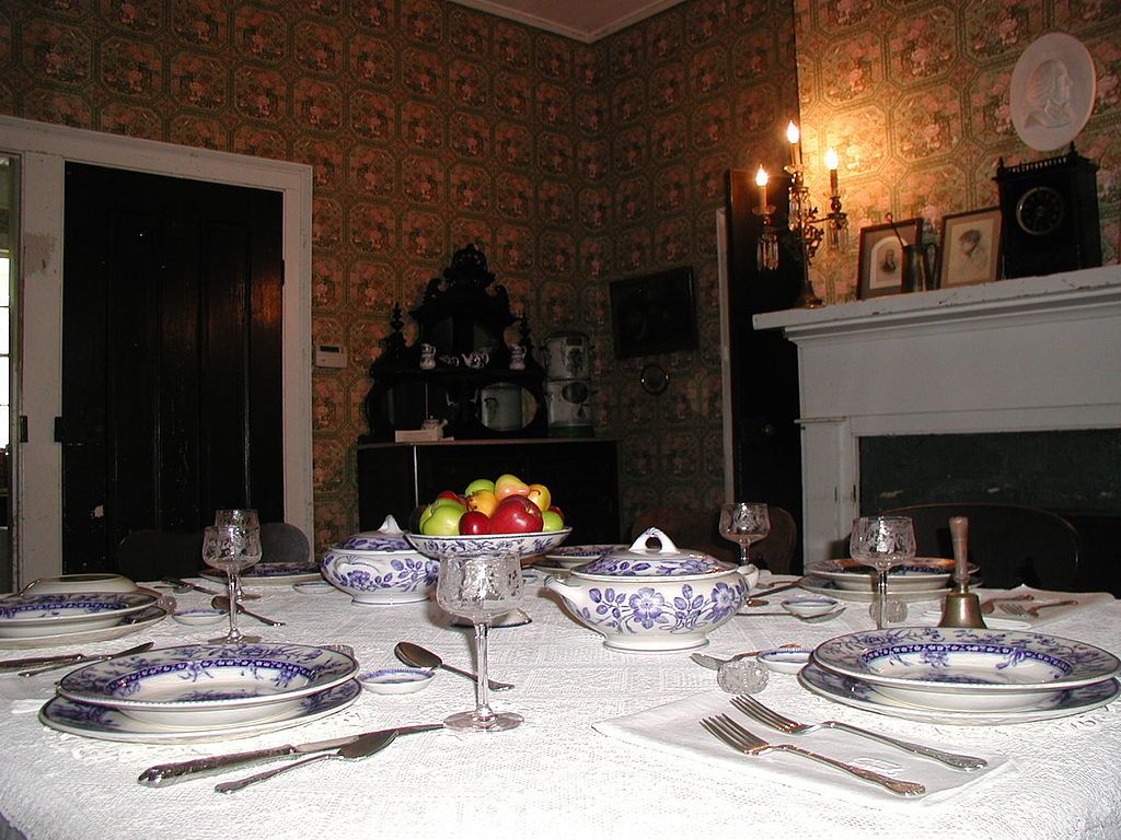 Dining room in the Dinsmore Homestead