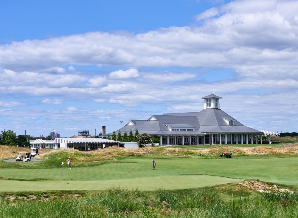 Golf course at Ferry Point Park