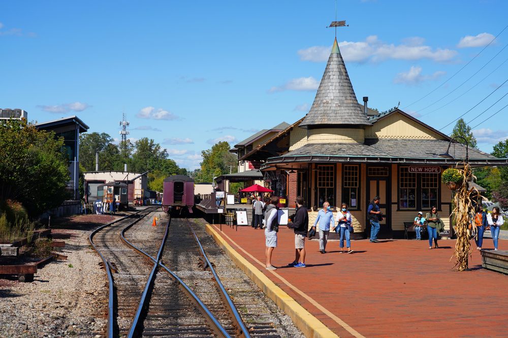 Daytime view of New Hope Railroad