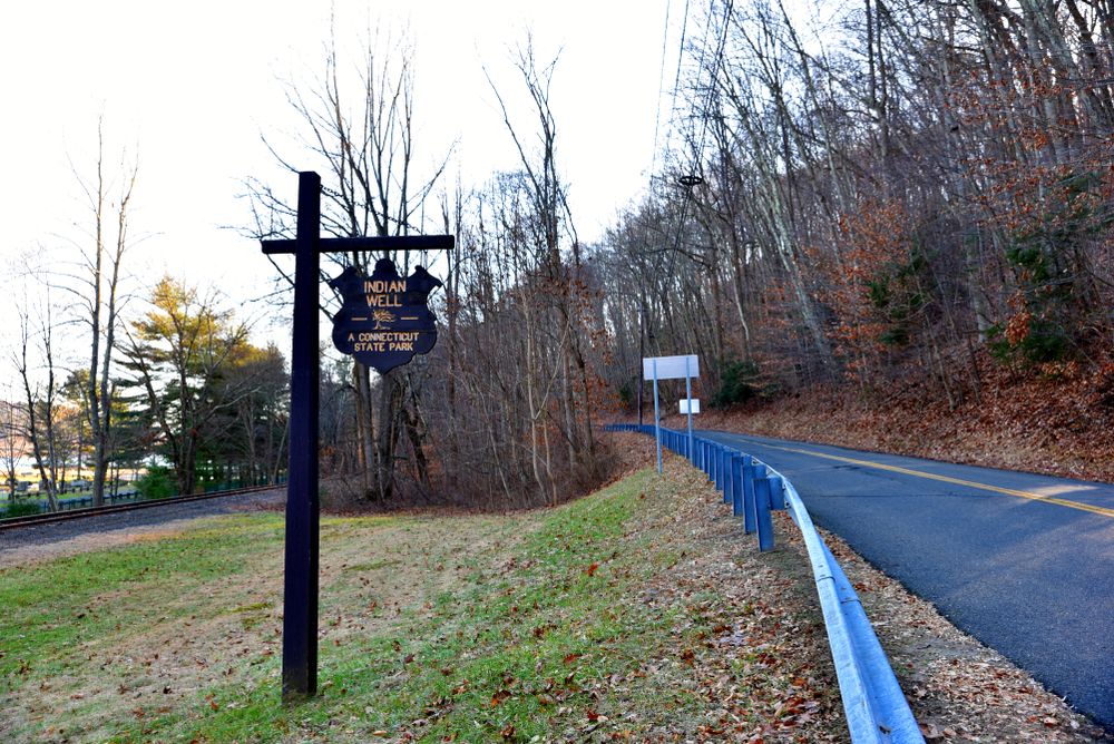 Welcome sign of Indian Well State Park