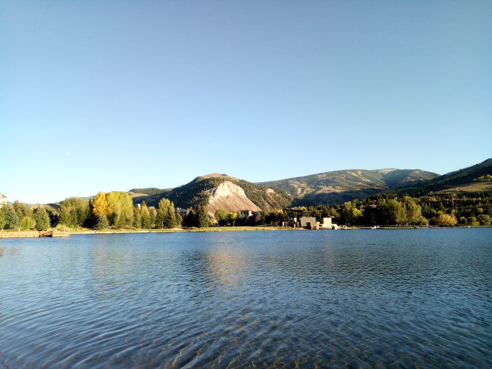Sunny day at Benchmark Lake Reservoir