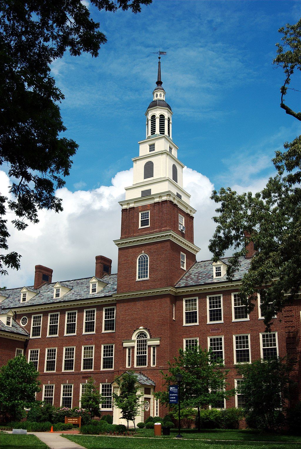 Exterior of the draper hall of berea college.