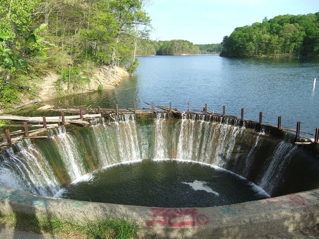 The dam of Griffy Lake
