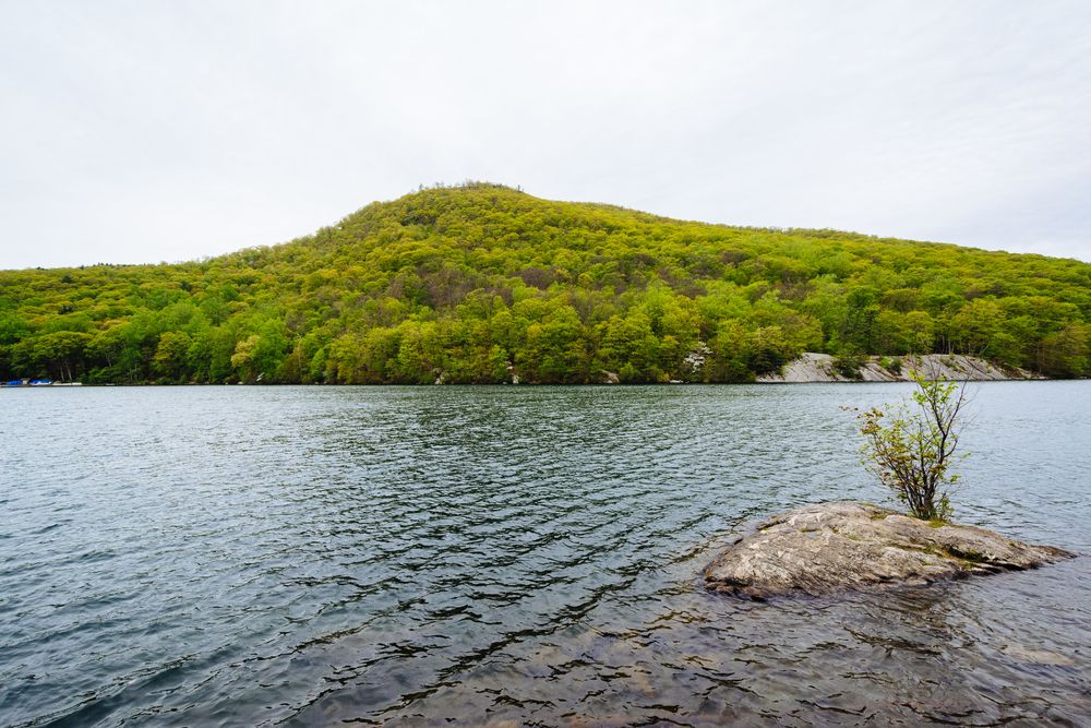 The waters of Hessian Lake
