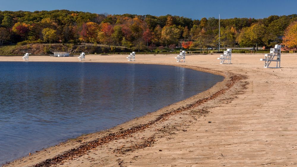 Sunny day at Lake Welch Beach