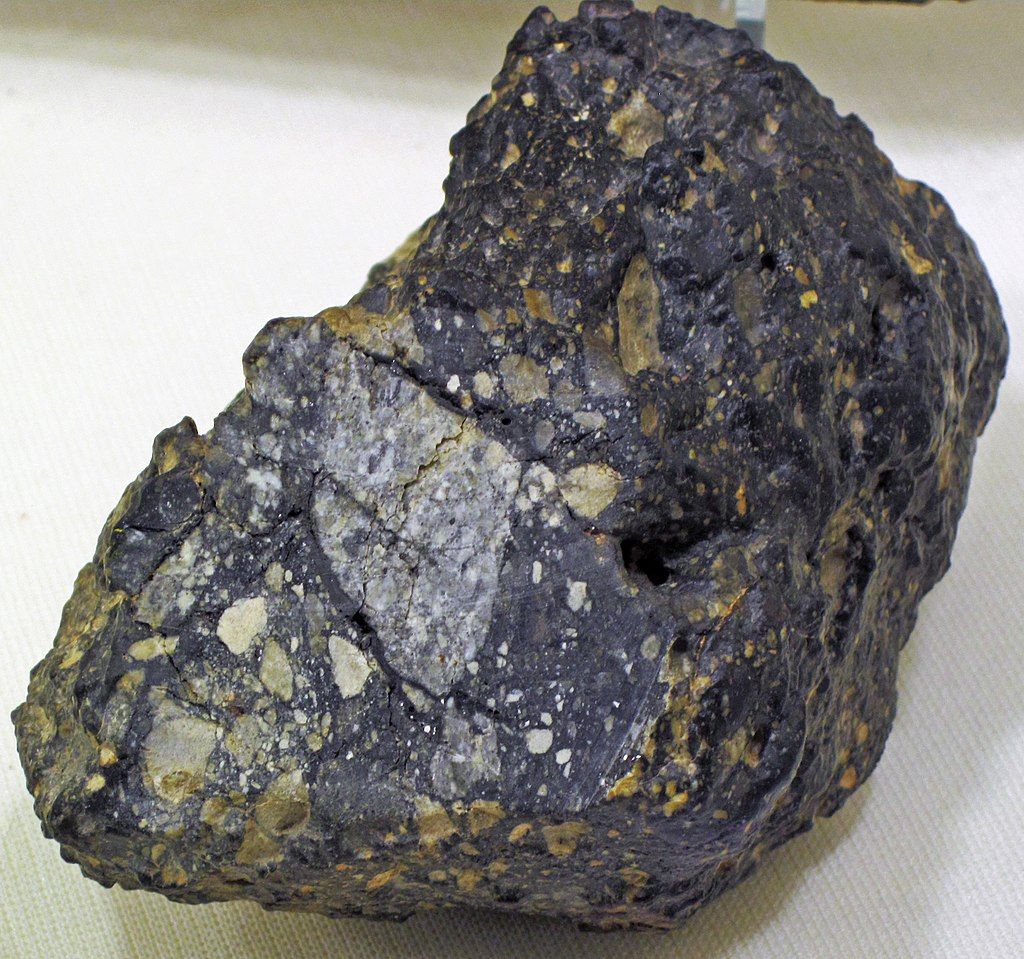 Lunaite at Maine Mineral and Gem Museum