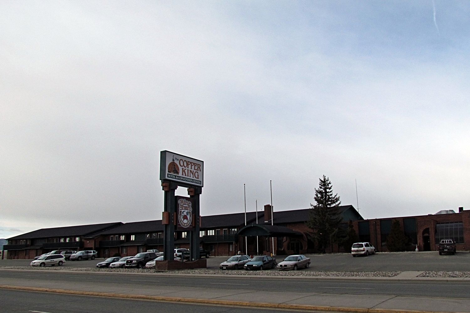 Exterior of the Copper King Hotel & Convention Center