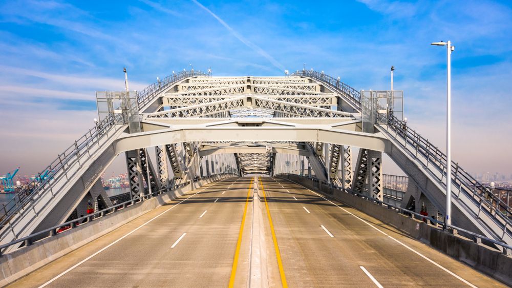 The road of Bayonne Bridge