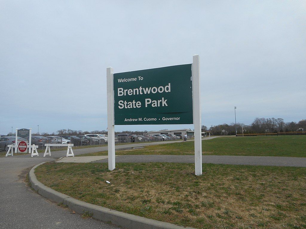 Signage of Brentwood State Park