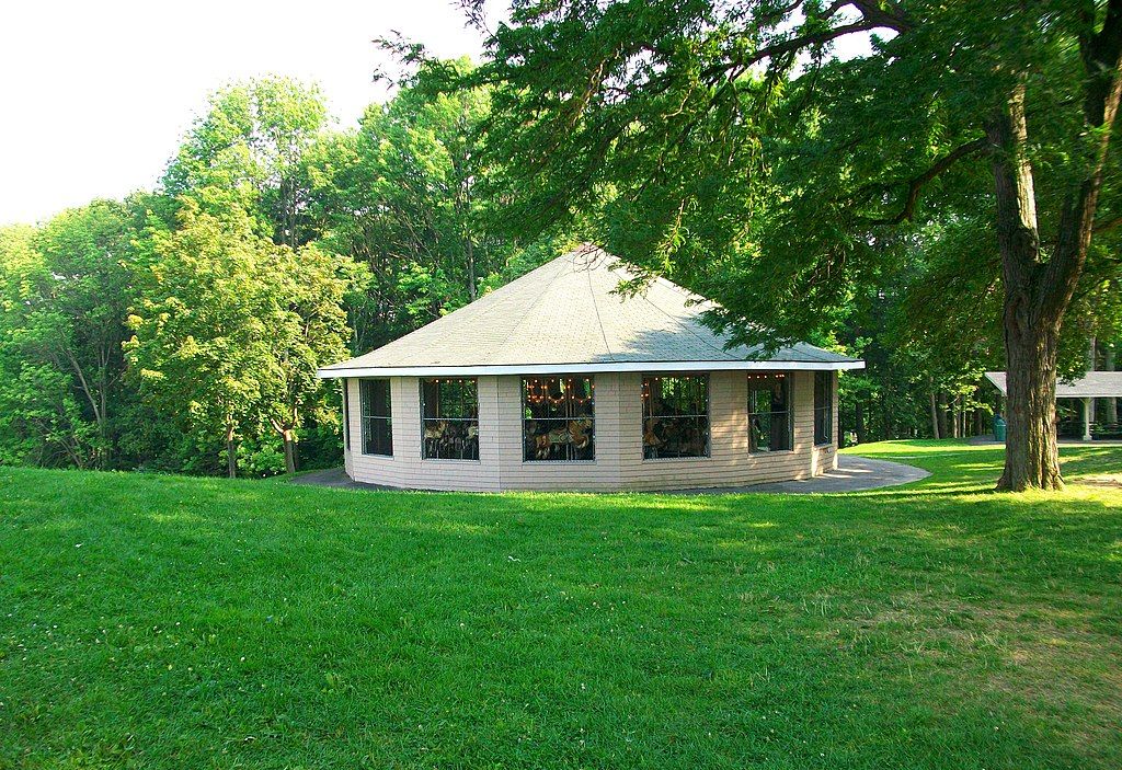 Exterior of Highland Park Carousel