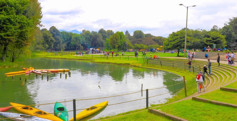 Kayaks on an artificial lake at Parque Central Simón Bolívar