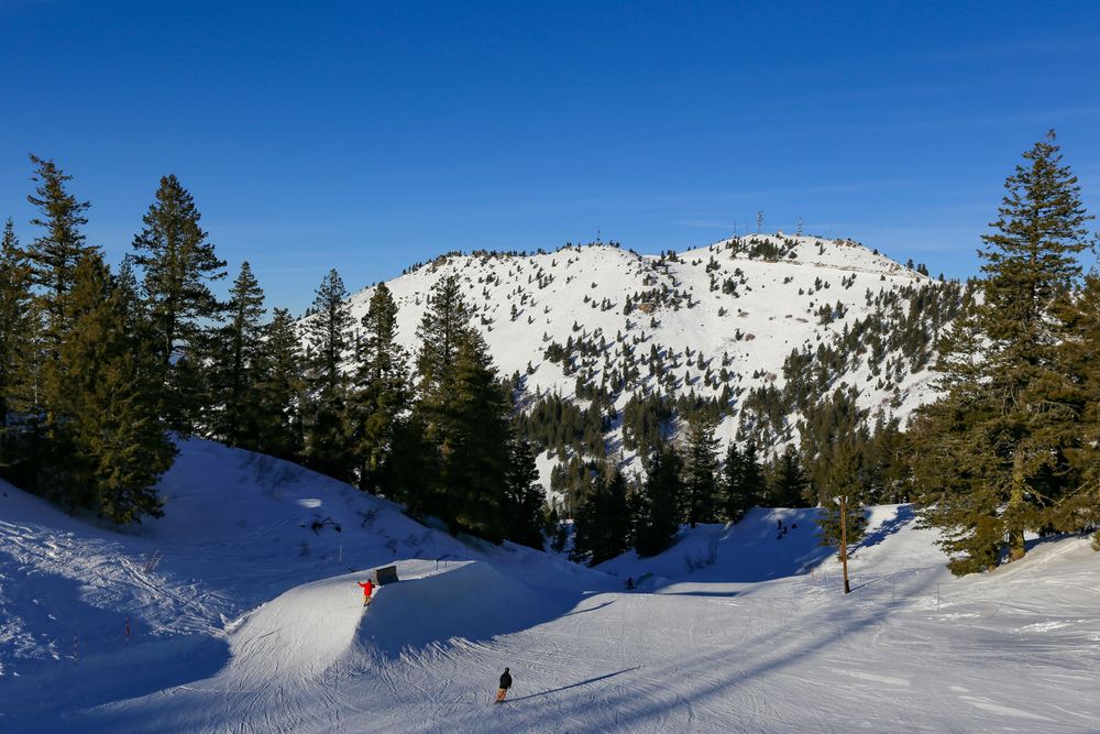 Skiers on Bogus Basin Mountain Recreation Area