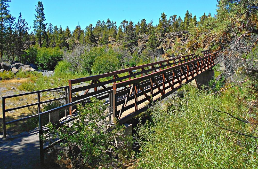 Bridge trail at Sawyer Park
