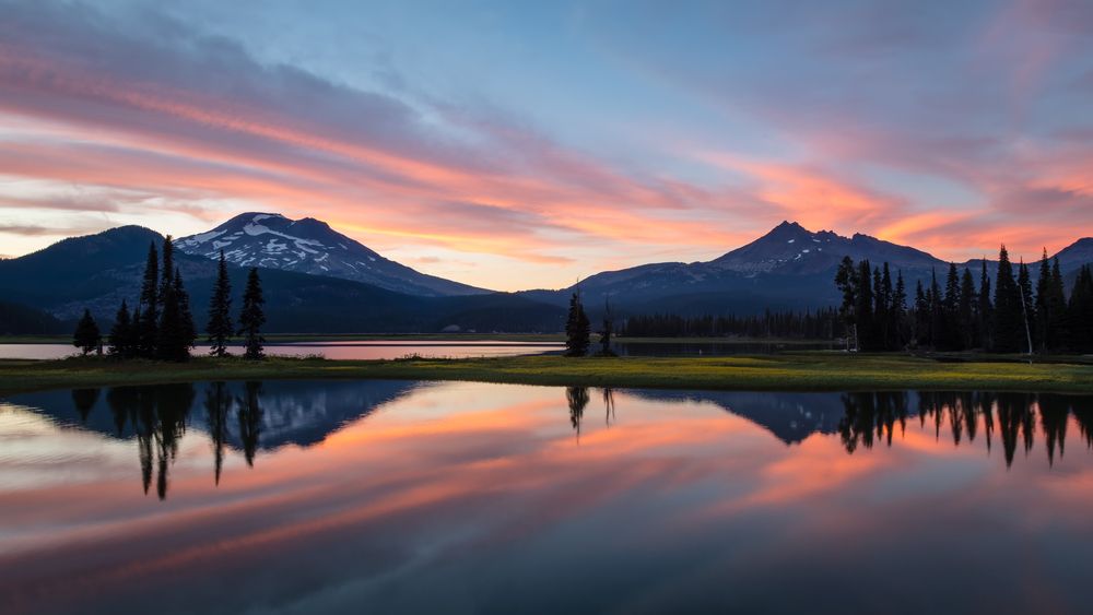 Scenic sunset reflecting on Sparks Lake