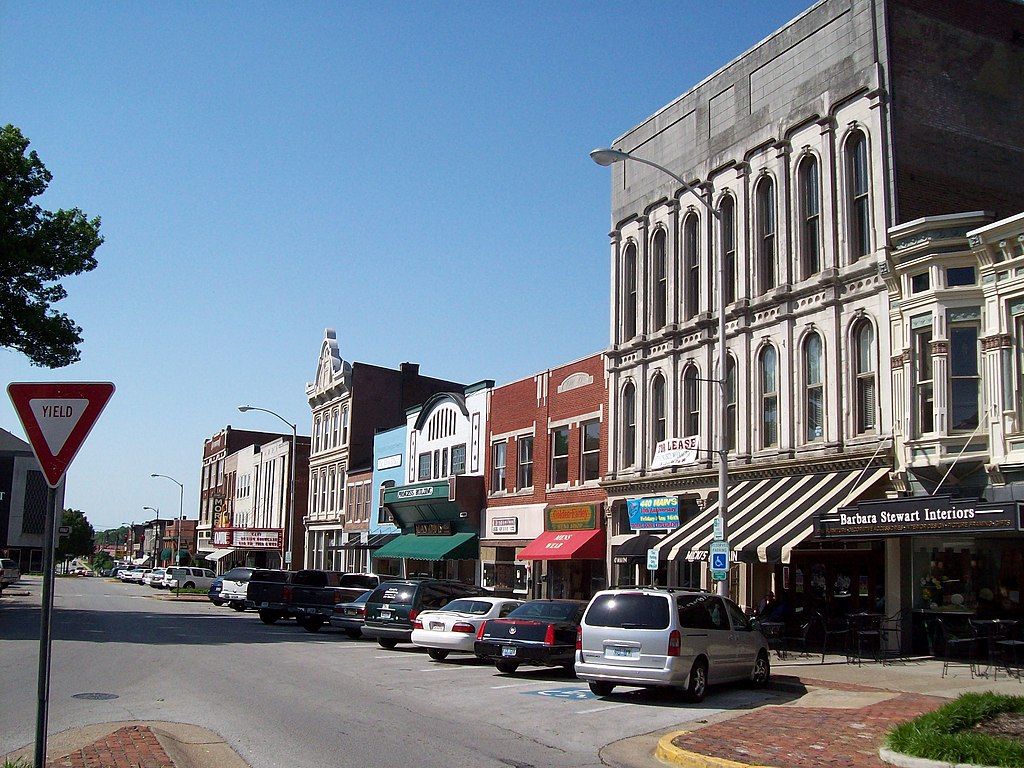 Shops along Fountain Square Park