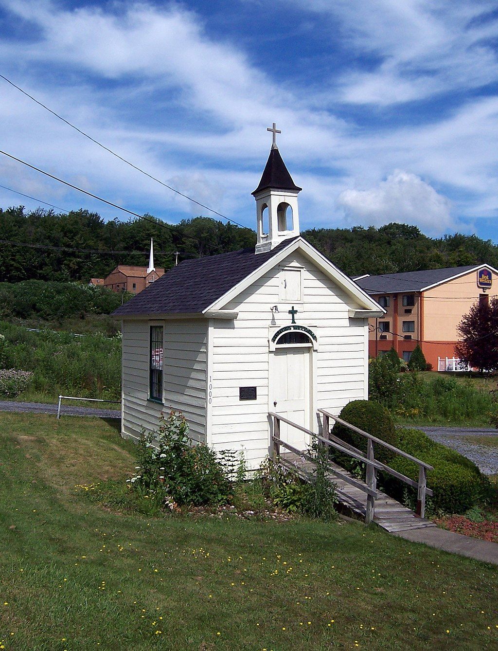 Exterior of Decker's Chapel