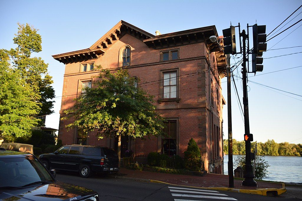 An old house at Radcliffe Street