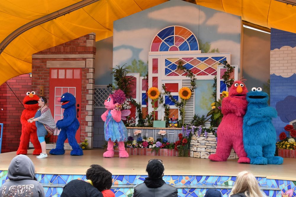 Art show play at Sesame Place