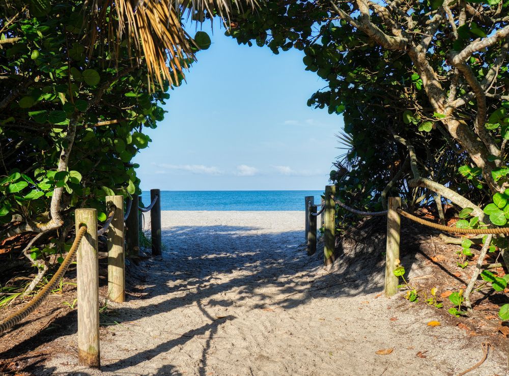 Entrance ot Blind Pass Beach
