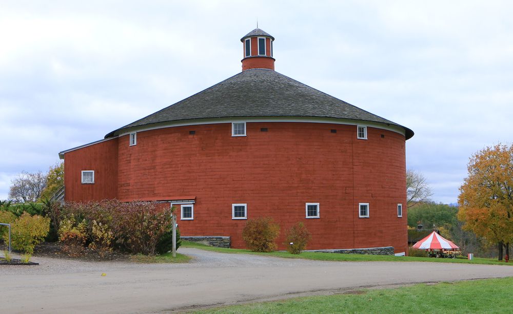 Exterior of Shelburne Museum's round barn