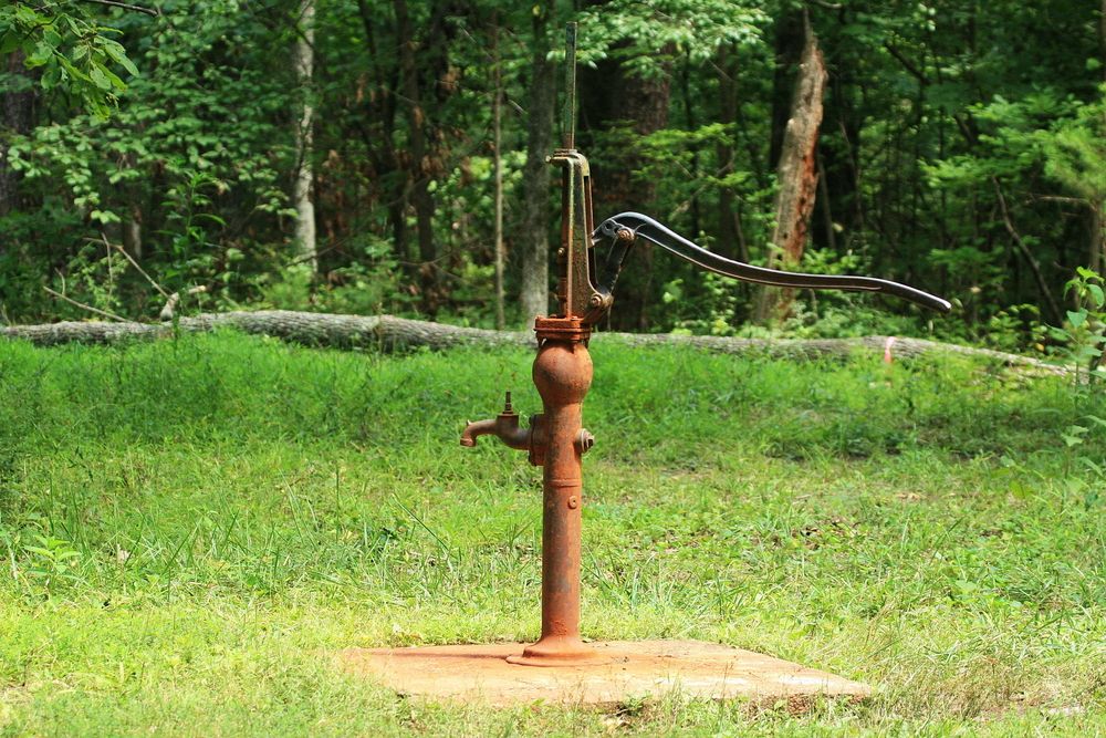 Vintage water pump at Conway-Robinson State Forest